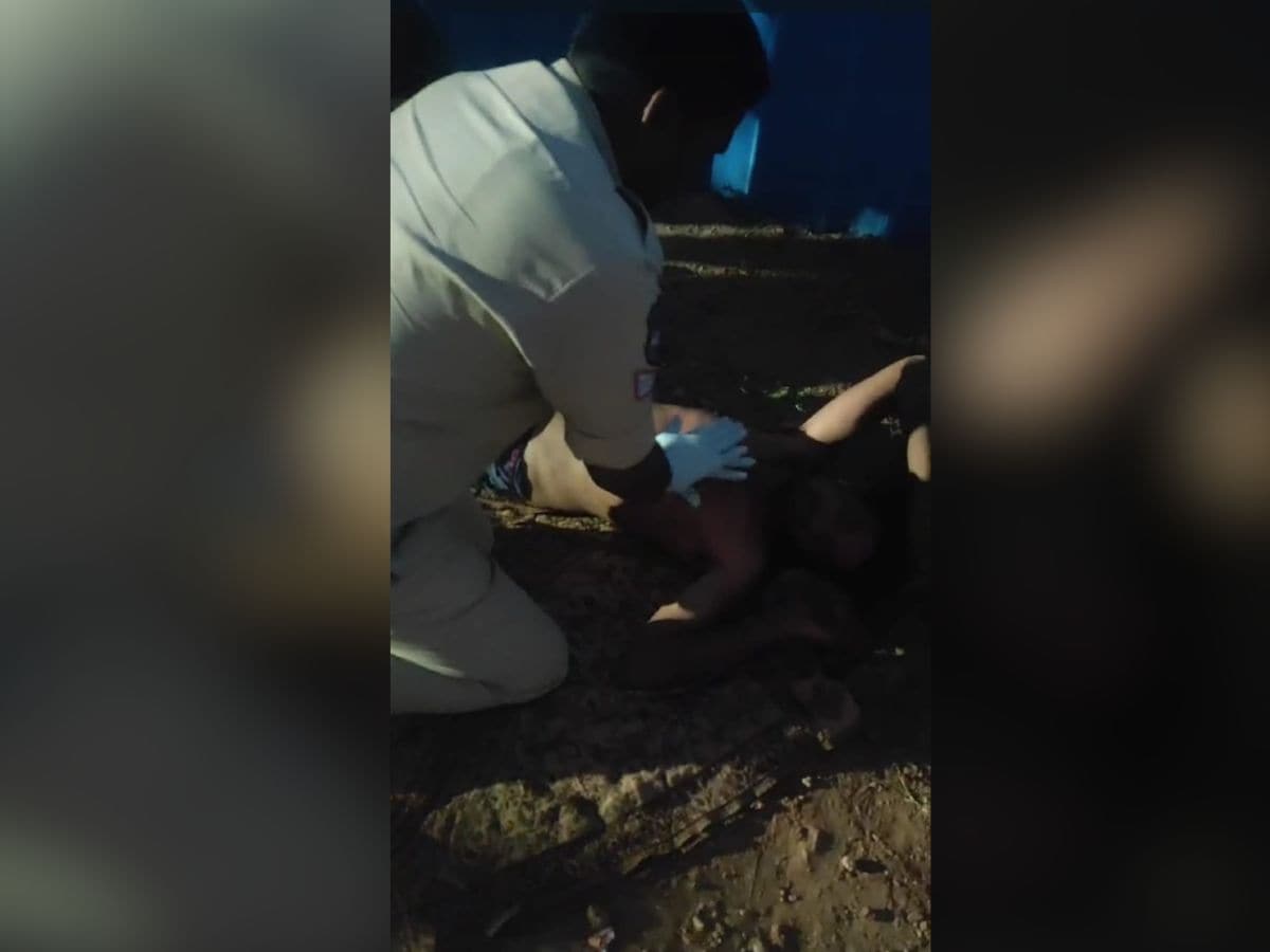 Video: Hyderabad cops perform CPR on man who hanged self, save life