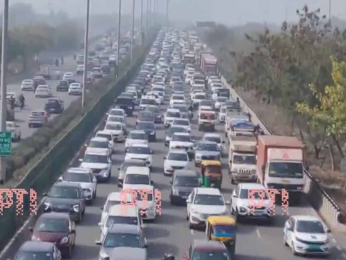 Traffic snarls in Delhi as farmers set for protest march