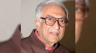 Ameen Sayani is a legend; his passing away leaves an unfillable void