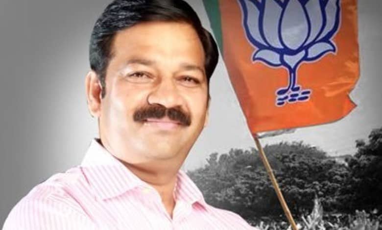 Maharashtra BJP MLA held for shooting at Shiv Sena leader inside police station