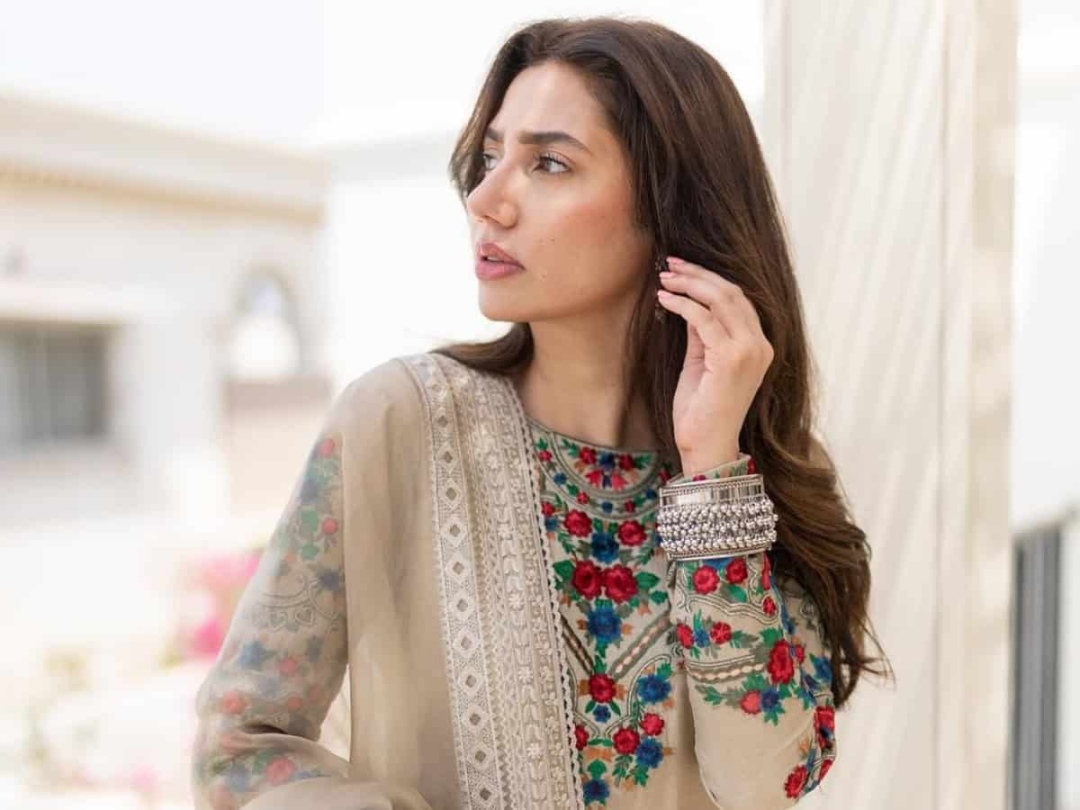 Here's what Mahira Khan said about her pregnancy news