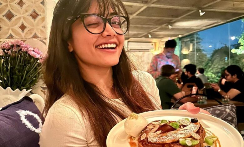 Rashmika Mandanna spotted at cafe in Jubilee Hills, viral video