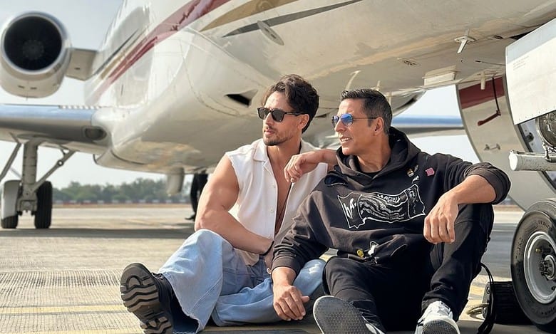 Akshay, Tiger pose in front of plane as they reach City Of Nawabs