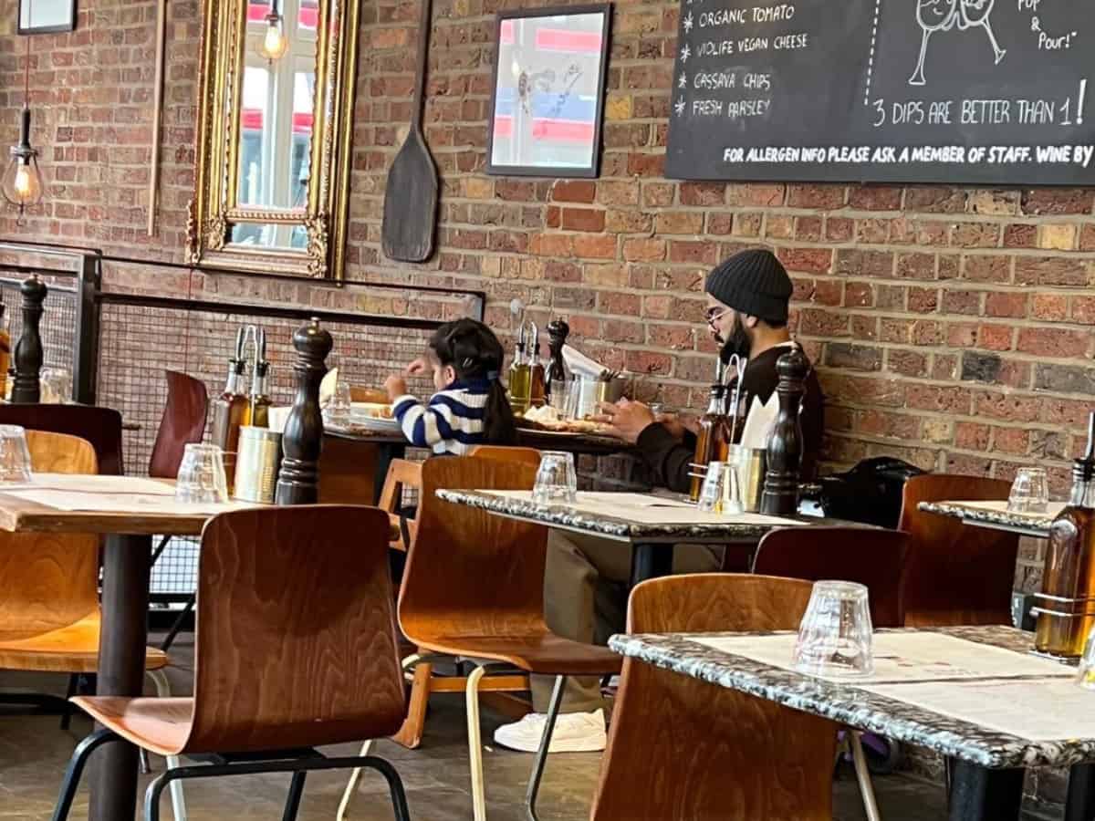 Virat Kohli, Vamika spotted at a restaurant, photo leaked