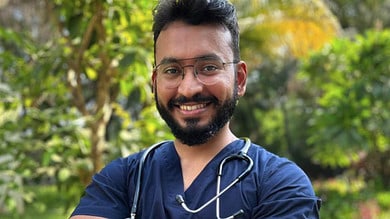 Boy from Mumbai middle class tops in MBBS, receives gold medal