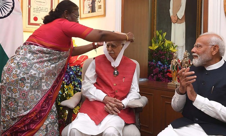 Video: President Murmu confers Bharat Ratna on L K Advani
