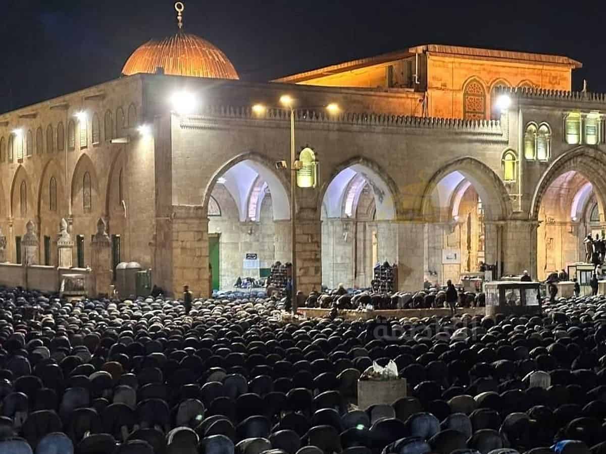 Al-Aqsa Mosque: Over 100K Palestinians perform Taraweeh prayer on 2nd Friday of Ramzan