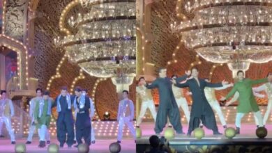 Iconic! SRK, Salman, Aamir dance to Naatu Naatu - watch