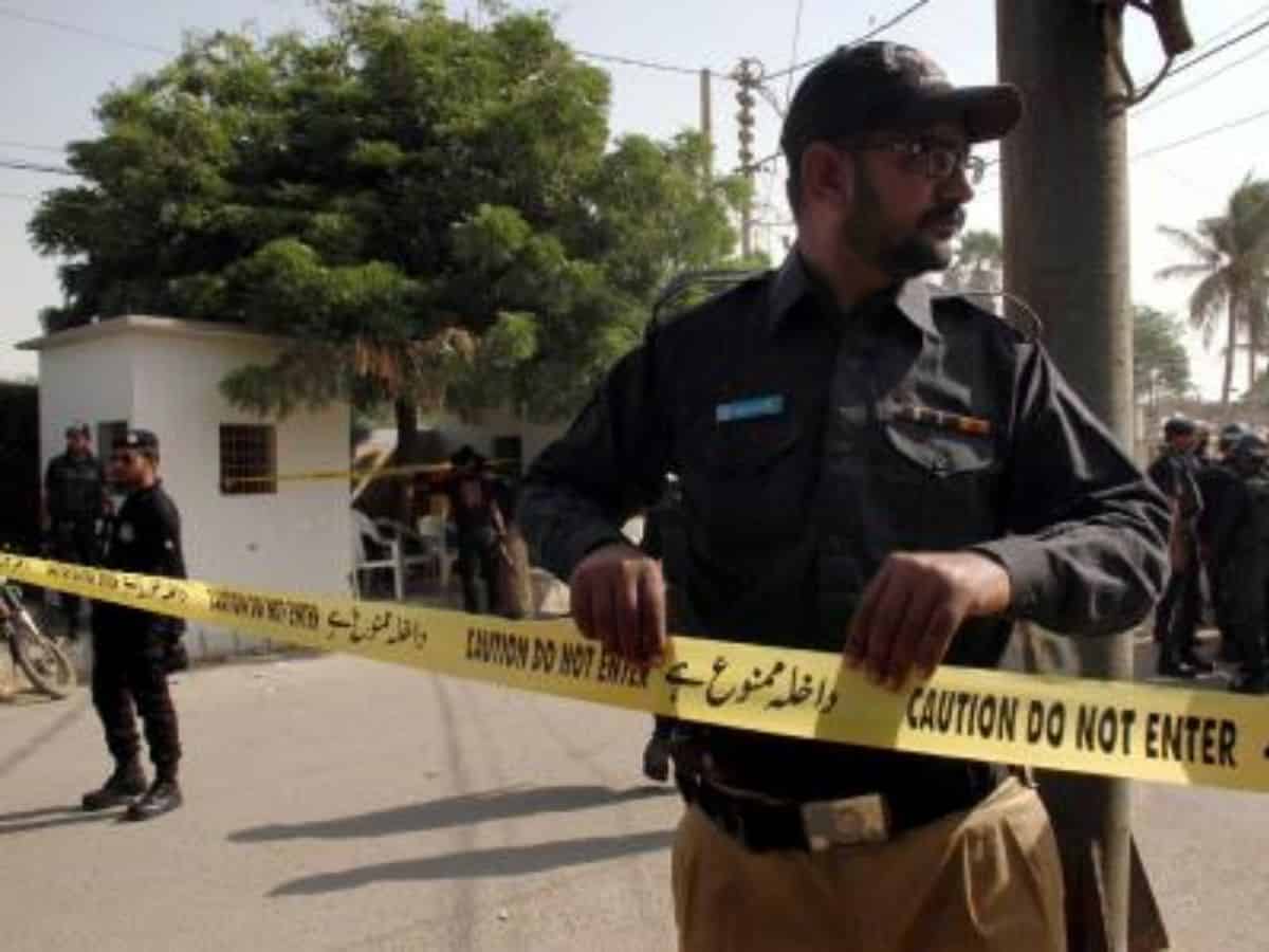 2 soldiers killed, 15 injured in suicide attack in Pakistan