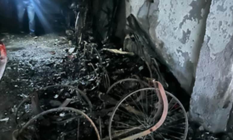 Delhi building fire