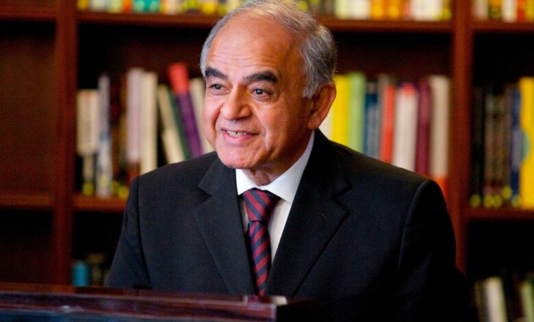 1991 reforms brought by Narasimha Rao, Manmohan, not Cong: Gurcharan Das