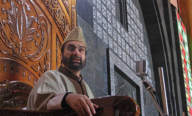 Mirwaiz urges authorities to release Kashmiri political prisoners