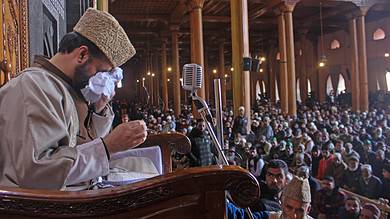 J-K: Hope govt will rethink policy on releasing political prisoners, says Mirwaiz