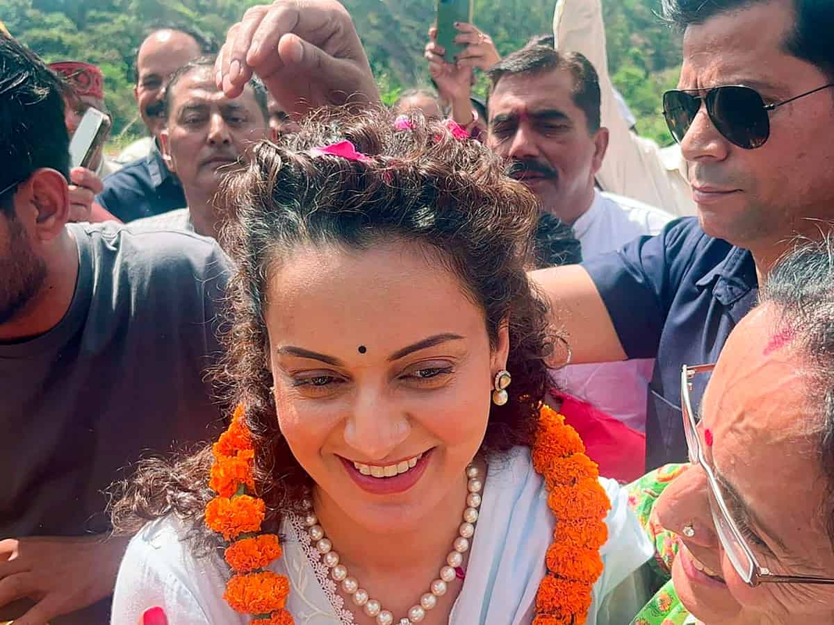 Kangana Ranaut launches LS poll campaign with roadshow in Mandi