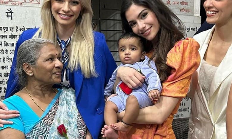 Miss World contestants pay tributes to RSS founder Hedgewar