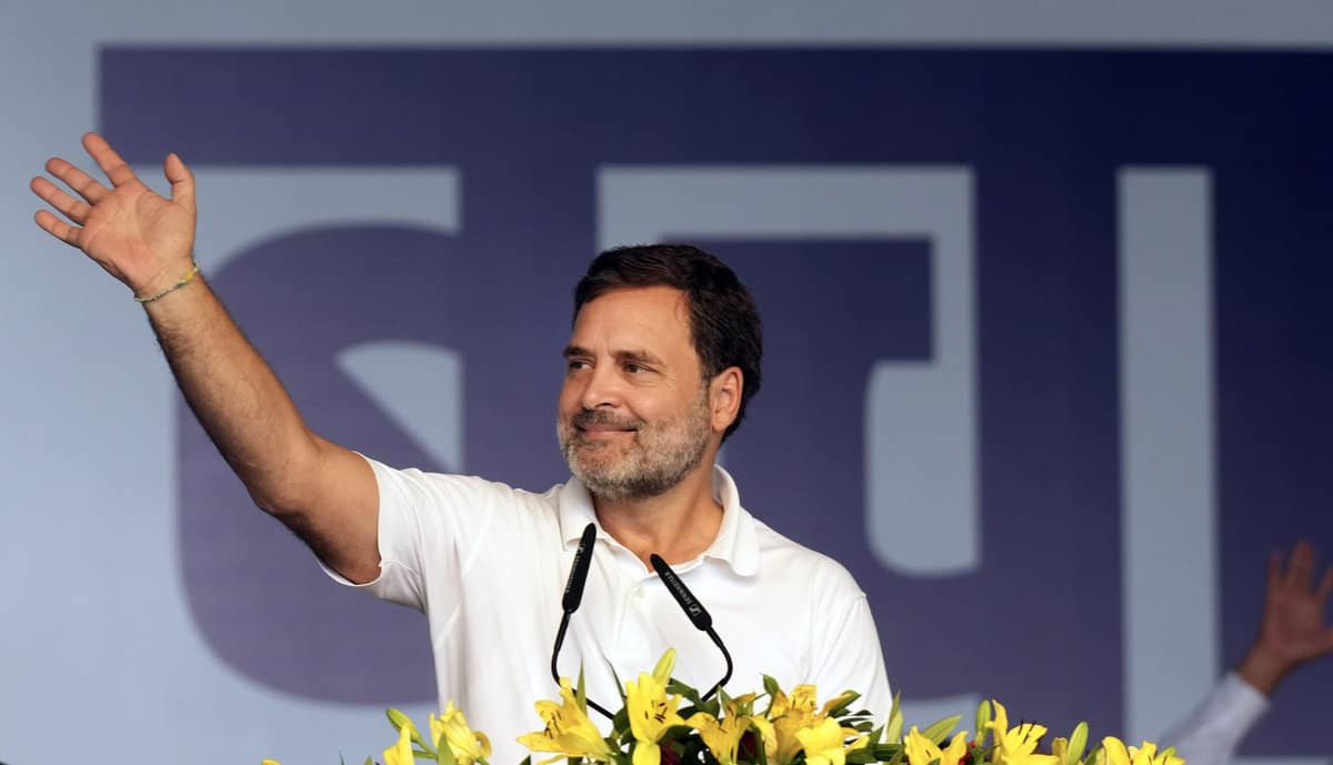 New Delhi: Congress leader Rahul Gandhi waves as he addresses I.N.D.I.A. bloc's 'Loktantra Bachao Rally' at Ramleela Maidan, in New Delhi, Sunday, March 31, 2024. (PTI Photo/Shahbaz Khan)