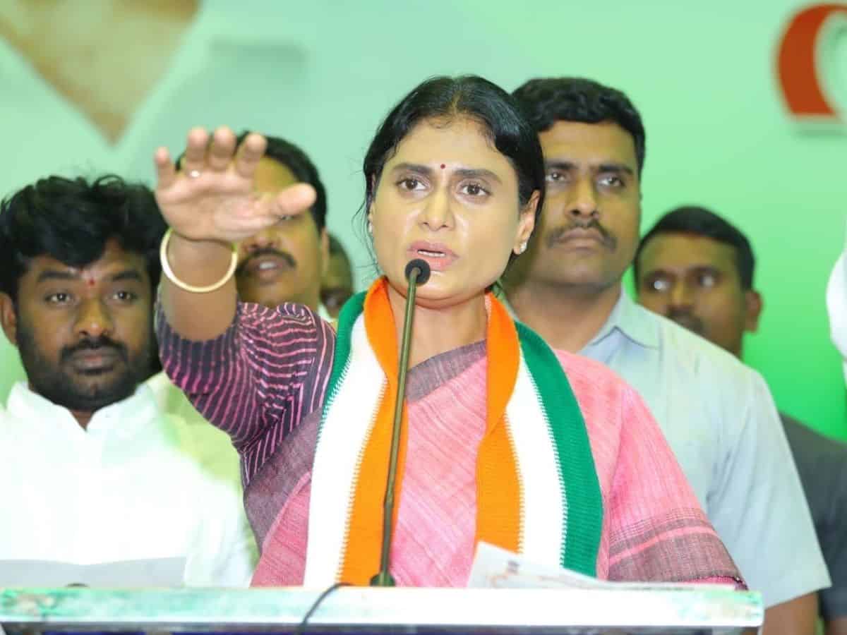 Sharmila taking pledge to achieve special status for AP