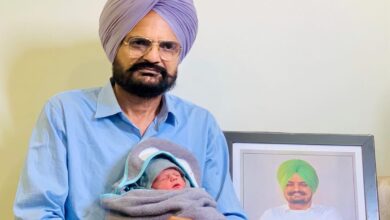 Sidhu Moose Wala's parents have a baby boy; father thanks well-wishers