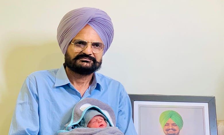 Sidhu Moose Wala's parents have a baby boy; father thanks well-wishers