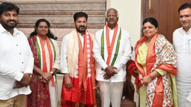 Telangana: BRS senior Kadiyam Srihari, daughter join Congress