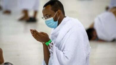 Saudi Arabia urges worshippers to wear face masks at two holy mosques