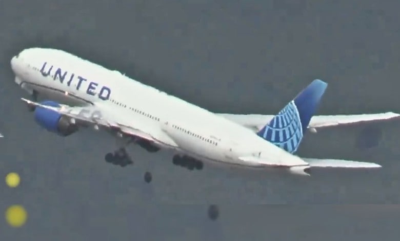Video: Tire falls off United flight departing from San Francisco