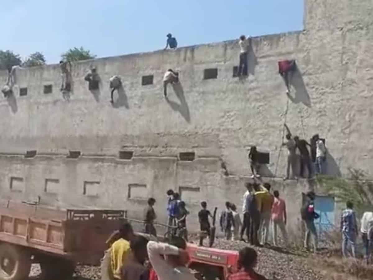 Watch: Families climb walls to help their wards cheat in Class 10 Haryana boards
