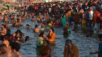 Six lakh devotees take dip in Ganga on Mahashivratri