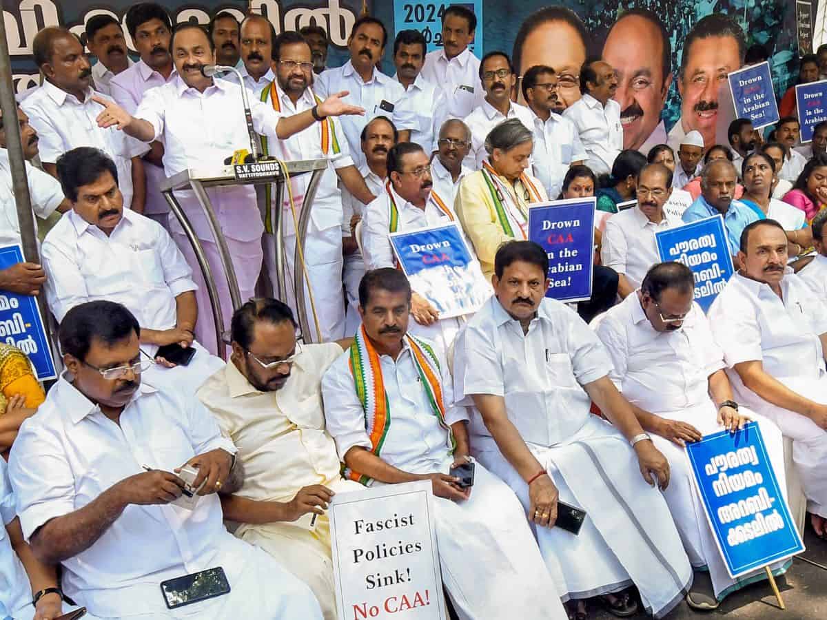 Congress organises dharna in front of Kerala Raj Bhavan against CAA enforcement