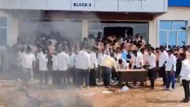 Telangana: Students burn effigy of BRS MLA Malla Reddy