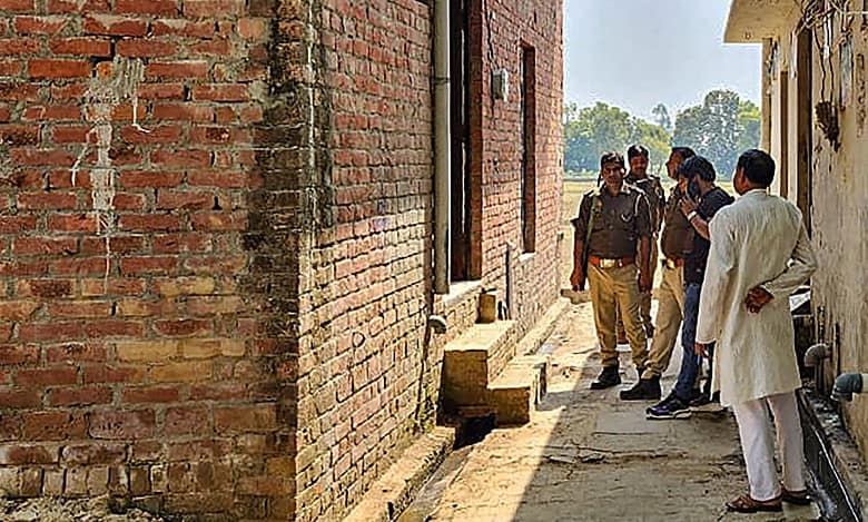 UP: Two minors hacked to death by barber in Budaun; cops gun down accused