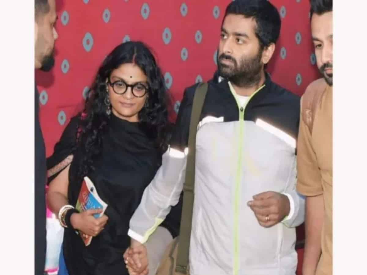 Arijit Singh spotted with his 2nd wife at Ambani's event - Video
