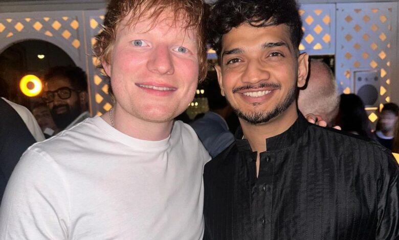 Munawar Faruqui poses with Ed Sheeran in Kurta, Ramzan vibes on!