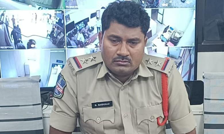 Hyderabad: Sub-inspector caught red-handed demanding bribe