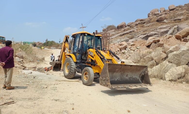 Hyderabad: HMDA demolishes illegal encroachments at Khajaguda rocks