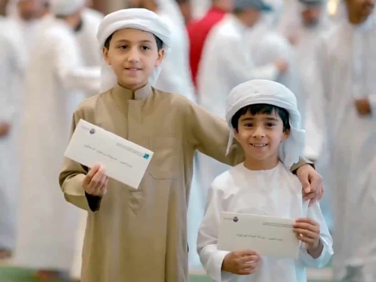 Watch: Dubai Crown Prince gives Eidiya to young muezzins