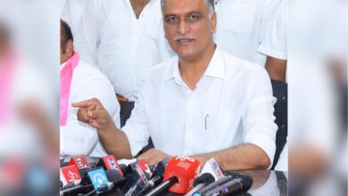 Auto drivers are bankrupt due to Telangana govt's policies, says Harish Rao