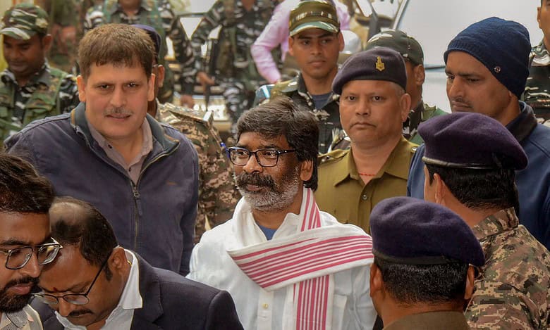 Soren moves SC, says HC not pronouncing verdict on his plea against arrest