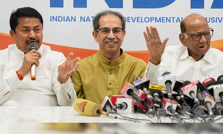 Mumbai: Shiv Sena (UBT) chief Uddhav Thackeray, Maharashtra Congress President Nana Patole and NCP chief Sharad Pawar during a Maha Vikas Aghadi (MVA) press conference, in Mumbai, Tuesday, April 9, 2024. (PTI Photo/Shashank Parade)(PTI04_09_2024_000065B)