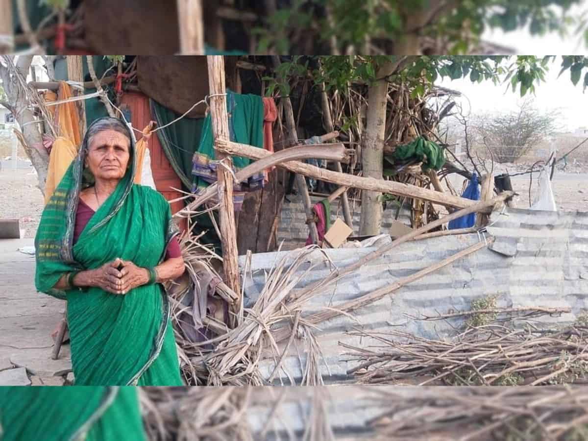 Karnataka: Octogenarian city municipal member lives in a make-shift hut