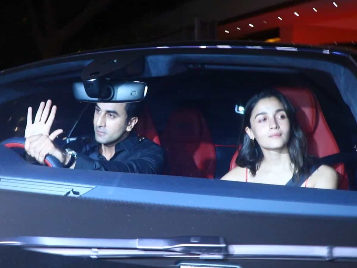 Ranbir, Alia make stylish appearance at Jackky, Rakul Preet's residence