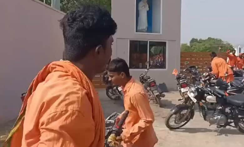 Telangana: School officials booked by police over 'saffron dress' row