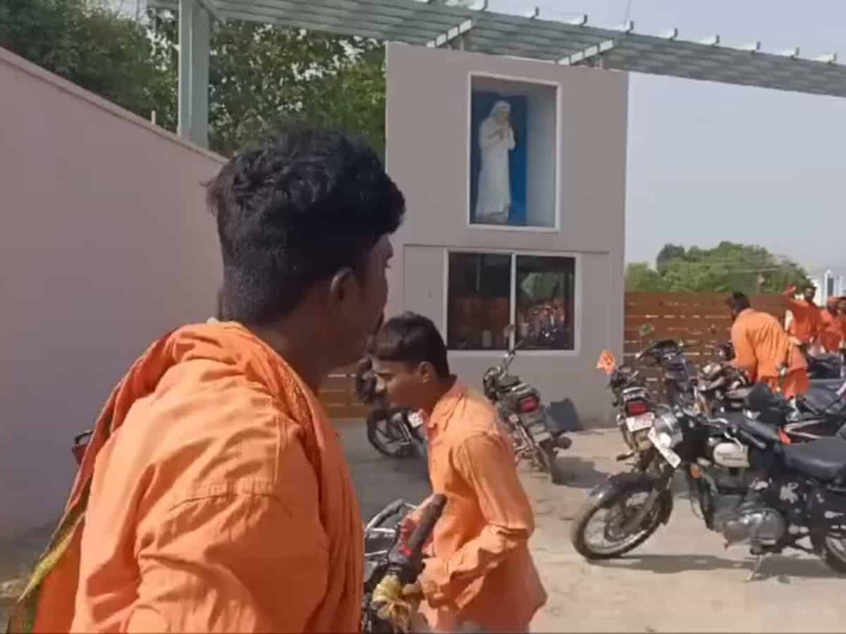 Telangana: School officials booked by police over 'saffron dress' row