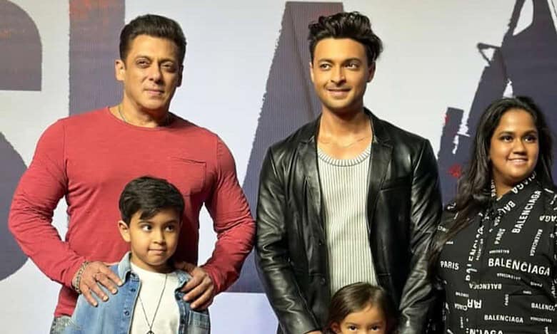 Salman attends Aayush Sharma's 'Ruslaan' screening