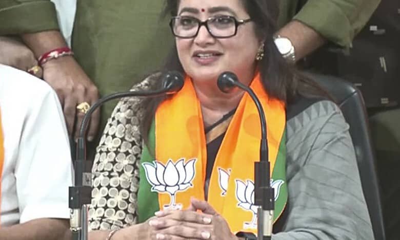 Independent MP Sumalatha Ambareesh joins BJP ahead of LS polls