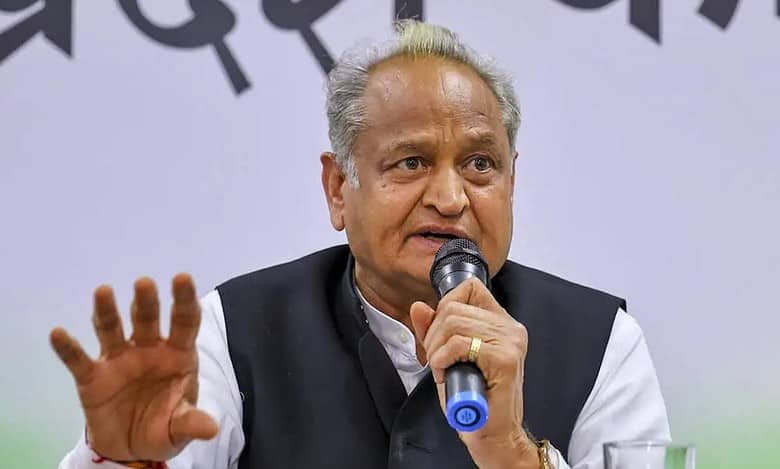 Gehlot deputes 'army' of Rajasthan Congress leaders on Amethi seat
