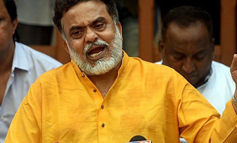 EVM remarks: Rahul, Aaditya should apologise, says Sanjay Nirupam