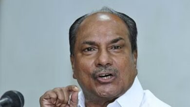 Either Rahul or Priyanka will contest from UP: AK Antony