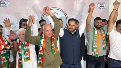 Kashmiri Pandit outfit merges with Congress in Jammu