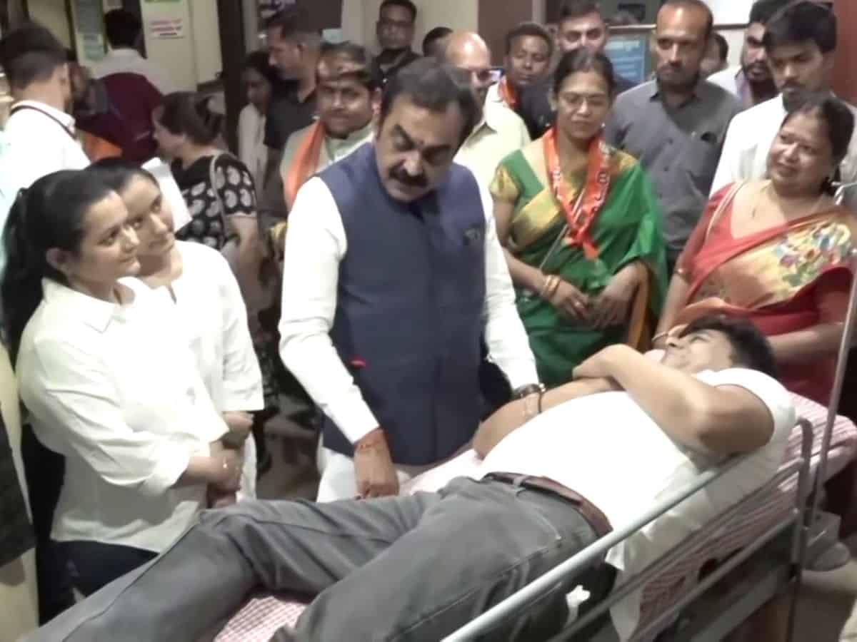 MP: 4 people injured after stage collapses during PM Modi's Jabalpur roadshow